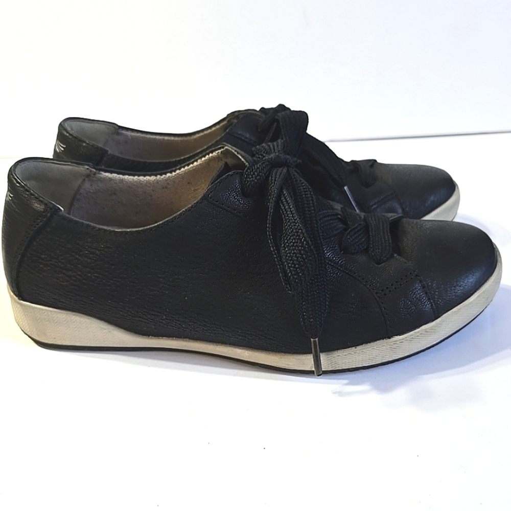 Dansko Ladies Black Textured Leather Sneakers Size 39 (8.5) Good Condition - Picture 3 of 8